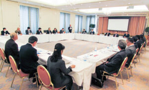 顧問県議と行政との懇談会を開催