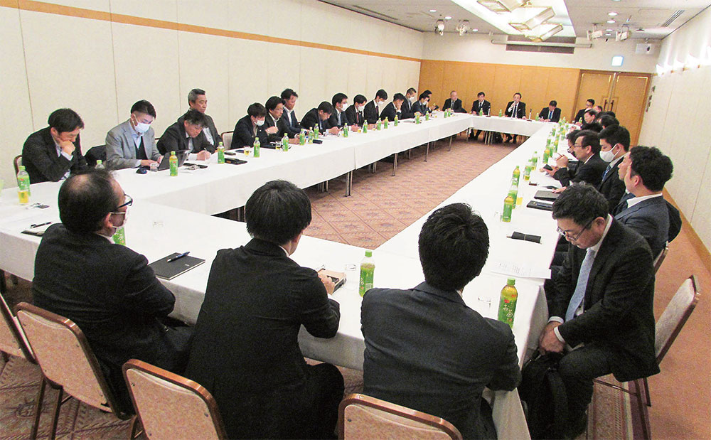 関東鉄構建材商社会メンバーを交えて情報交換会。