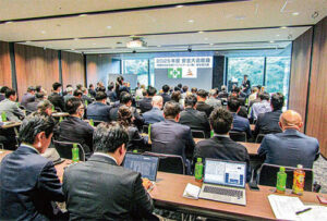約100人が出席した総会