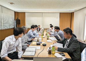 定例会で各社の受注状況や課題を議論