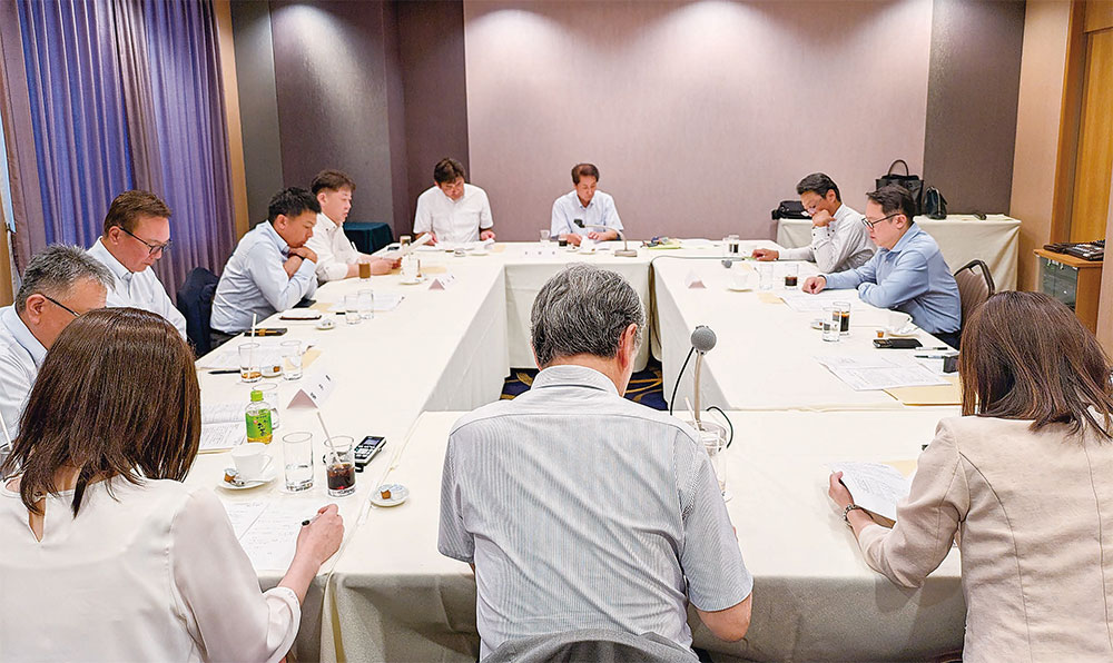 各県の仕事量確保の状況や課題について情報交換