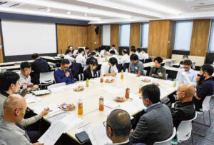 設計者ら35人が積極的に意見交換