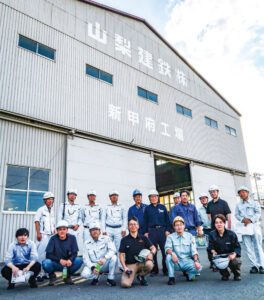 山梨建鉄にて