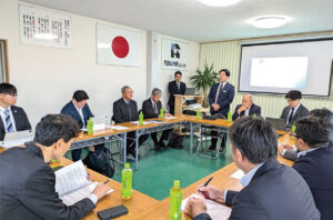 定例会で今後の活動を協議