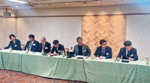 三重組合の出席者