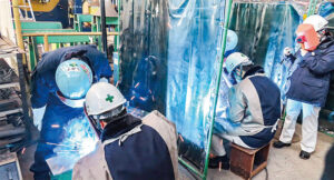 溶接実技を体験