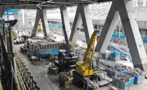 ２階フロアから望むダイヤグリッド架構