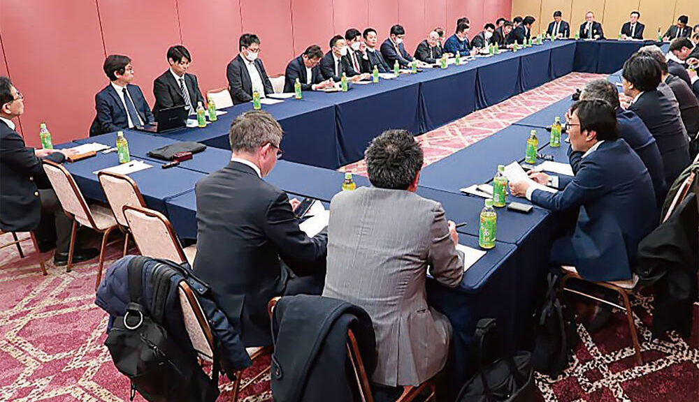 ファブ30社33人、商社６社11人が一堂に会した情報交換会