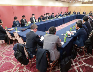 ファブ30社33人、商社６社11人が一堂に会した情報交換会