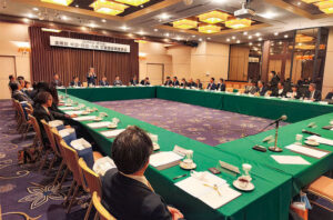 ３支部から理事長や執行部役員ら約40人が出席