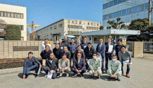 川田工業栃木工場で記念撮影