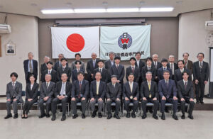 新入生と来賓、教員