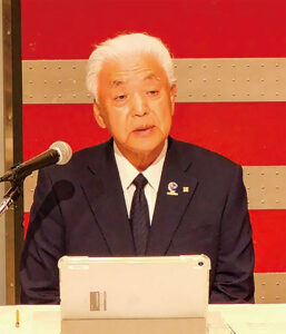 所信を述べる押見新会長