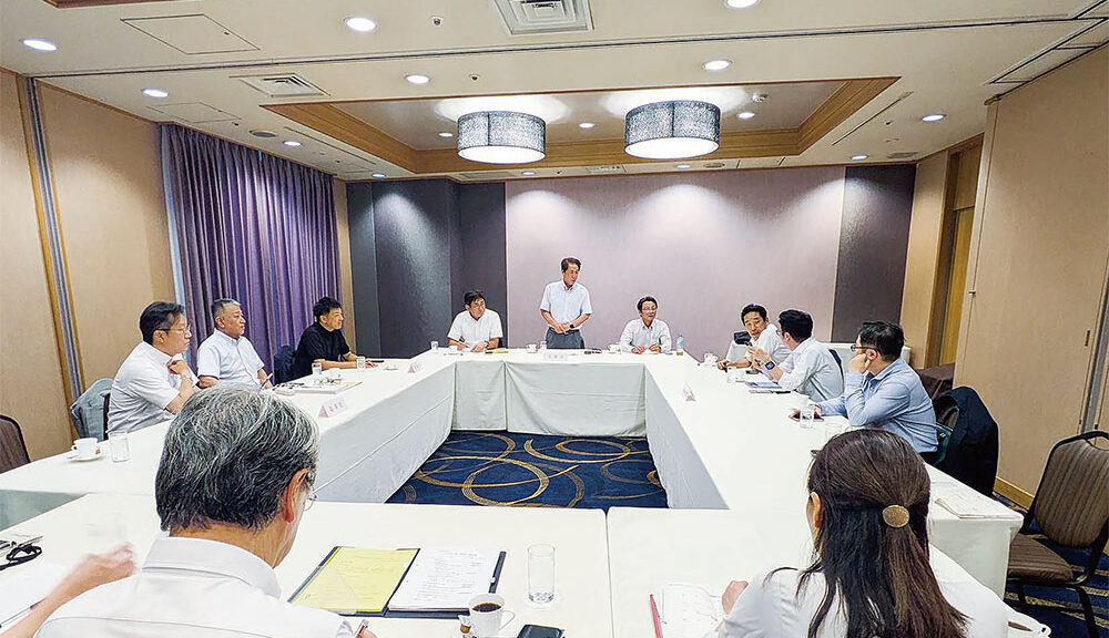資格者育成講習会の実施・運営体制について協議