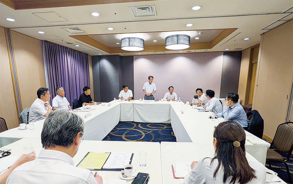 資格者育成講習会の実施・運営体制について協議